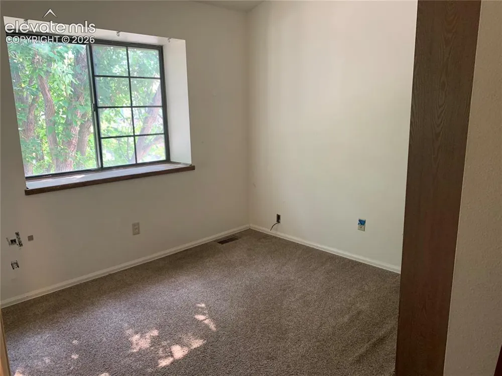 879 London Green Way Colorado Springs, CO 80906