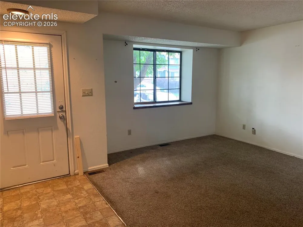 879 London Green Way Colorado Springs, CO 80906