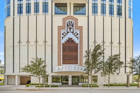 1409 Post Oak Boulevard #1602