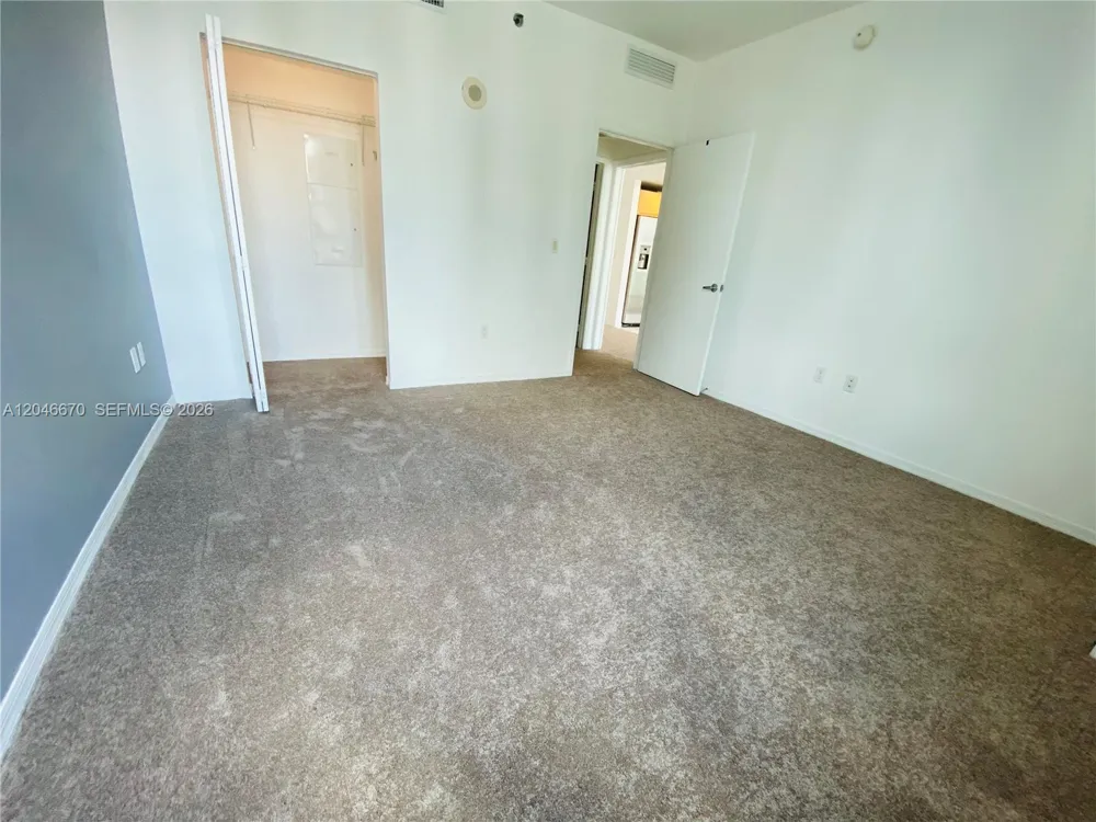 951 Brickell Ave #1909 Miami, FL 33131