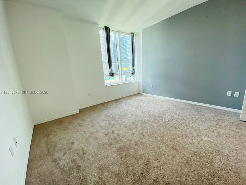 951 Brickell Ave #1909 Miami, FL 33131