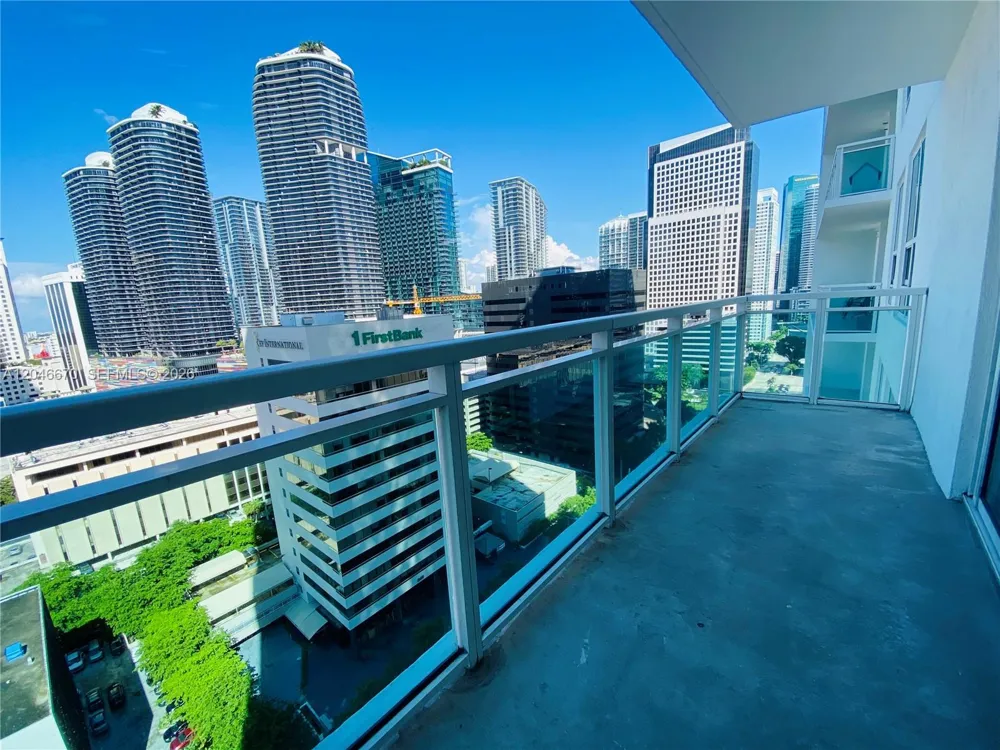 951 Brickell Ave #1909 Miami, FL 33131