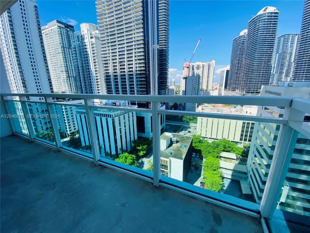 951 Brickell Ave #1909 Miami, FL 33131