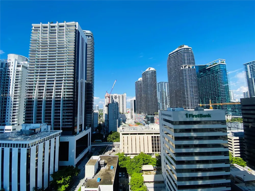 951 Brickell Ave #1909 Miami, FL 33131
