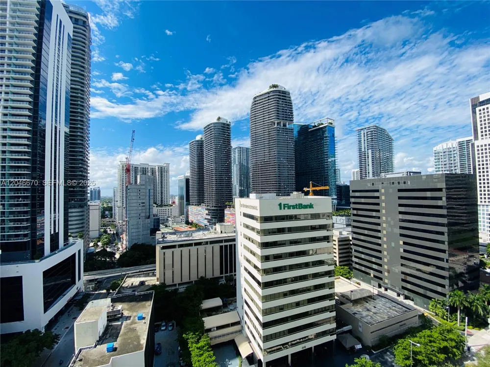 951 Brickell Ave #1909 Miami, FL 33131