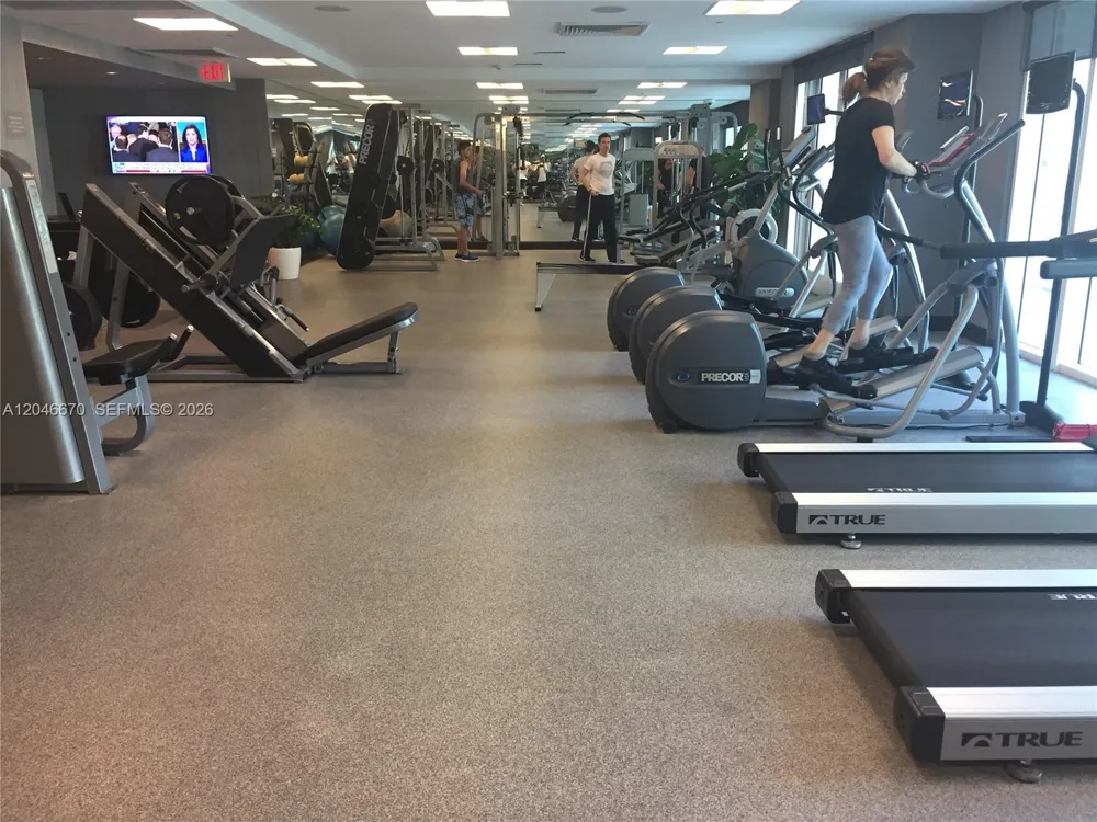951 Brickell Ave #1909 Miami, FL 33131