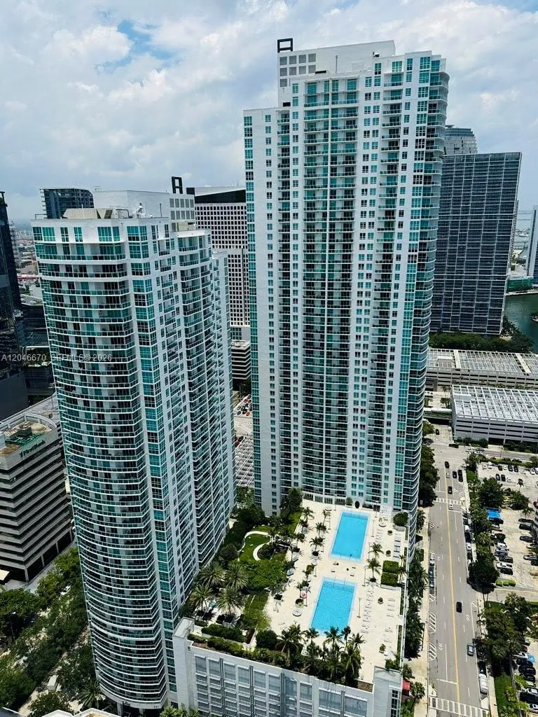 951 Brickell Ave #1909 Miami, FL 33131
