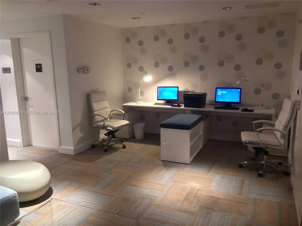 951 Brickell Ave #1909 Miami, FL 33131