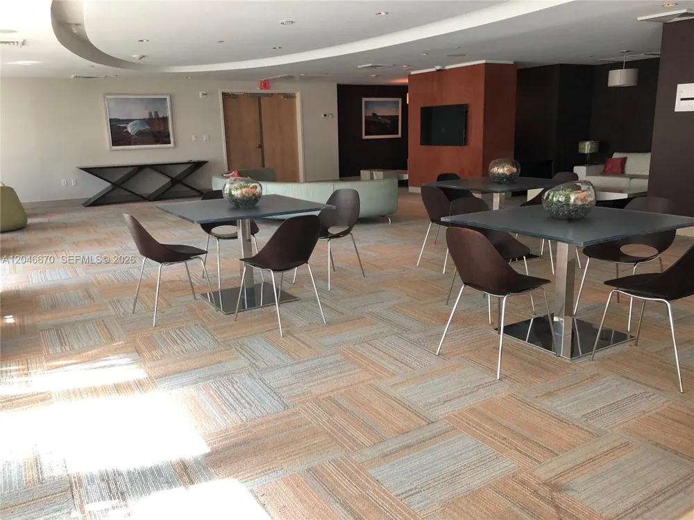 951 Brickell Ave #1909 Miami, FL 33131