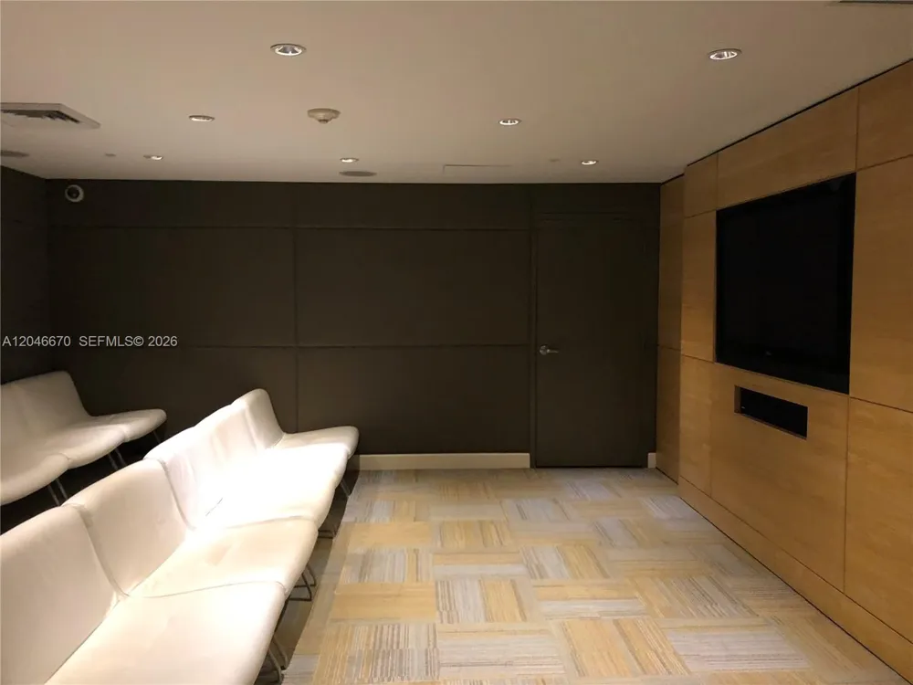 951 Brickell Ave #1909 Miami, FL 33131