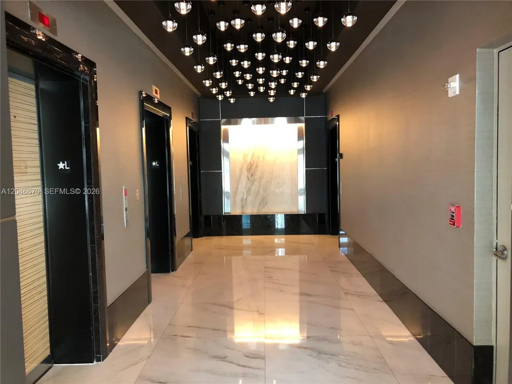 951 Brickell Ave #1909 Miami, FL 33131