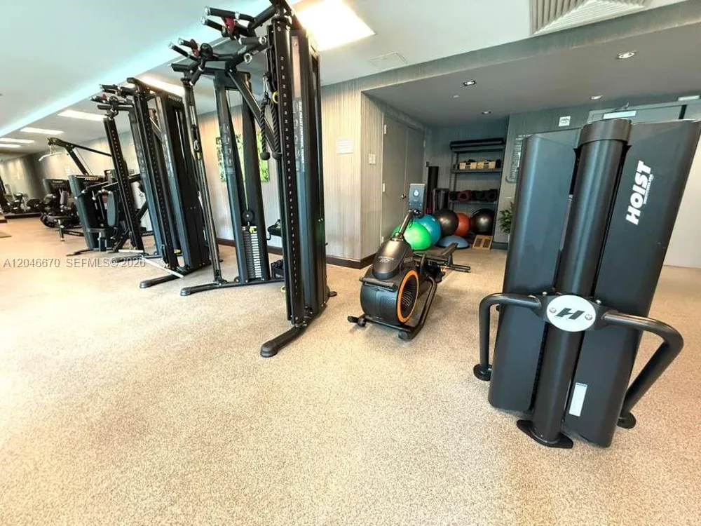 951 Brickell Ave #1909 Miami, FL 33131