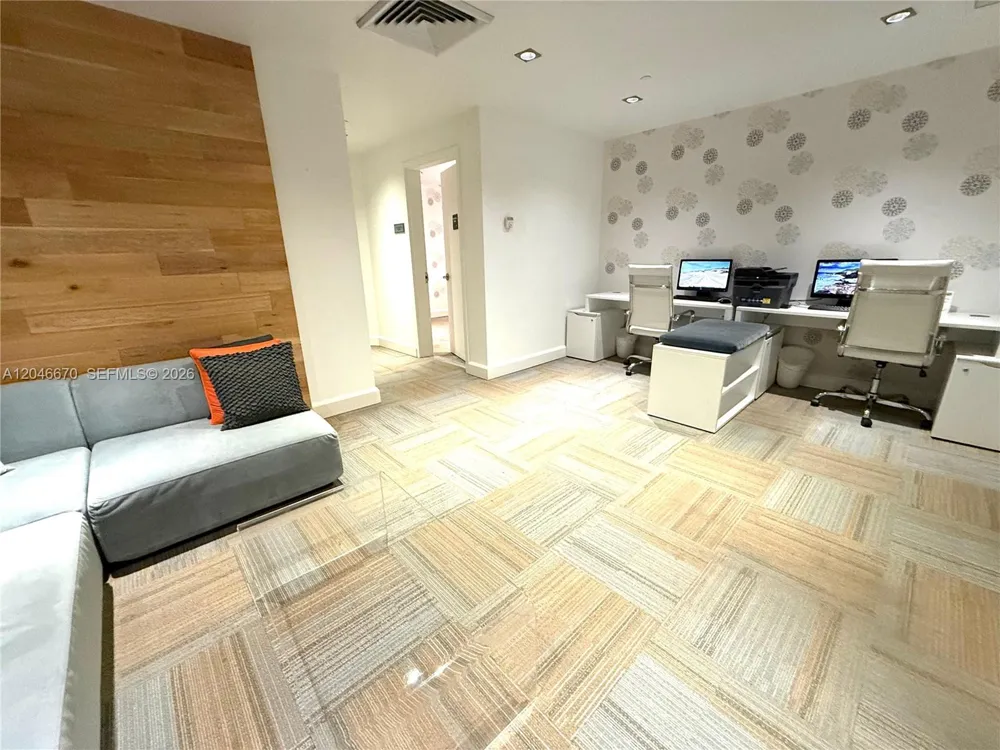 951 Brickell Ave #1909 Miami, FL 33131