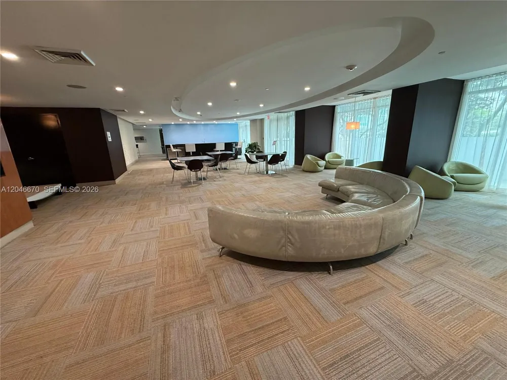 951 Brickell Ave #1909 Miami, FL 33131