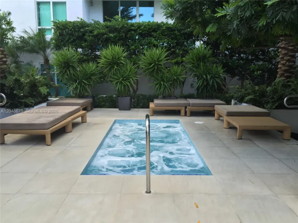 951 Brickell Ave #1909 Miami, FL 33131