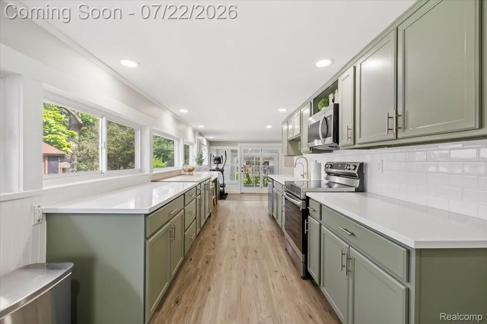 16036 Worden Road Groveland Township, MI 48442