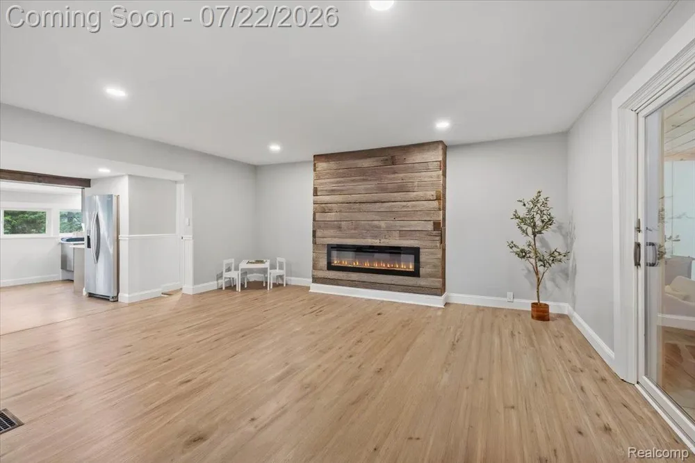 16036 Worden Road Groveland Township, MI 48442