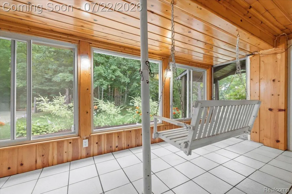 16036 Worden Road Groveland Township, MI 48442
