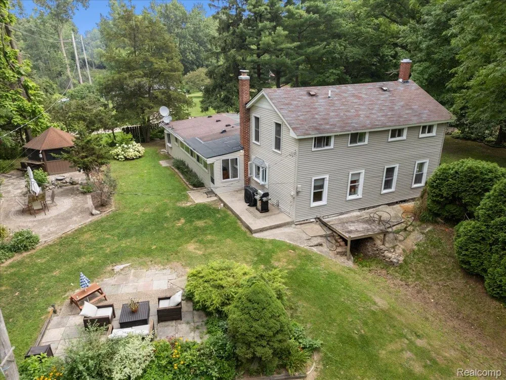 16036 Worden Road Groveland Township, MI 48442