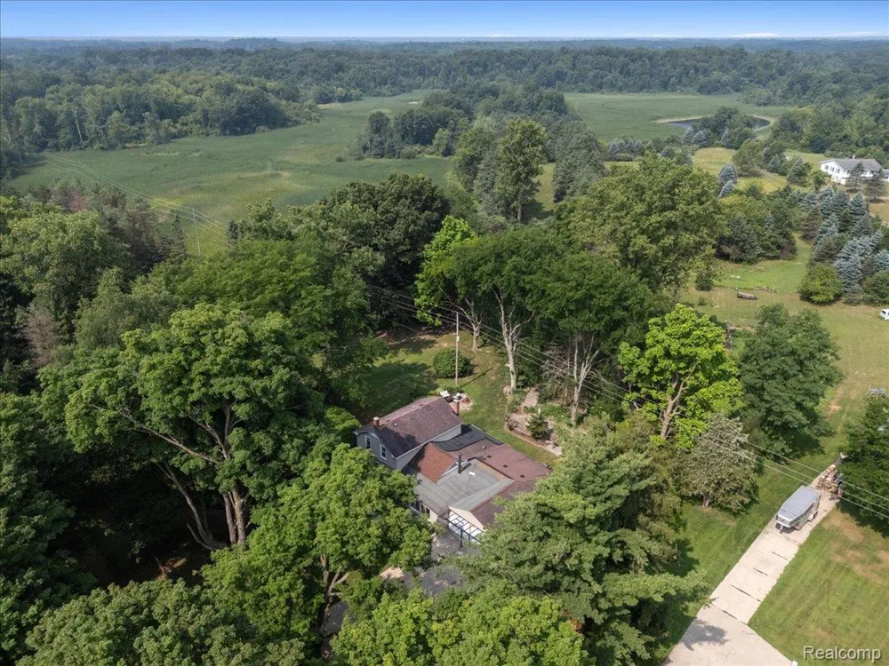 16036 Worden Road Groveland Township, MI 48442