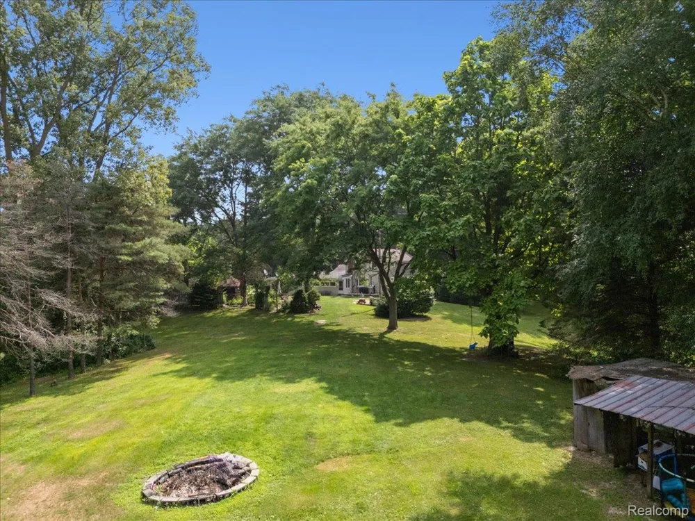 16036 Worden Road Groveland Township, MI 48442