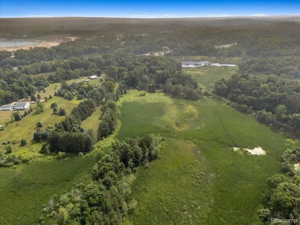 16036 Worden Road Groveland Township, MI 48442