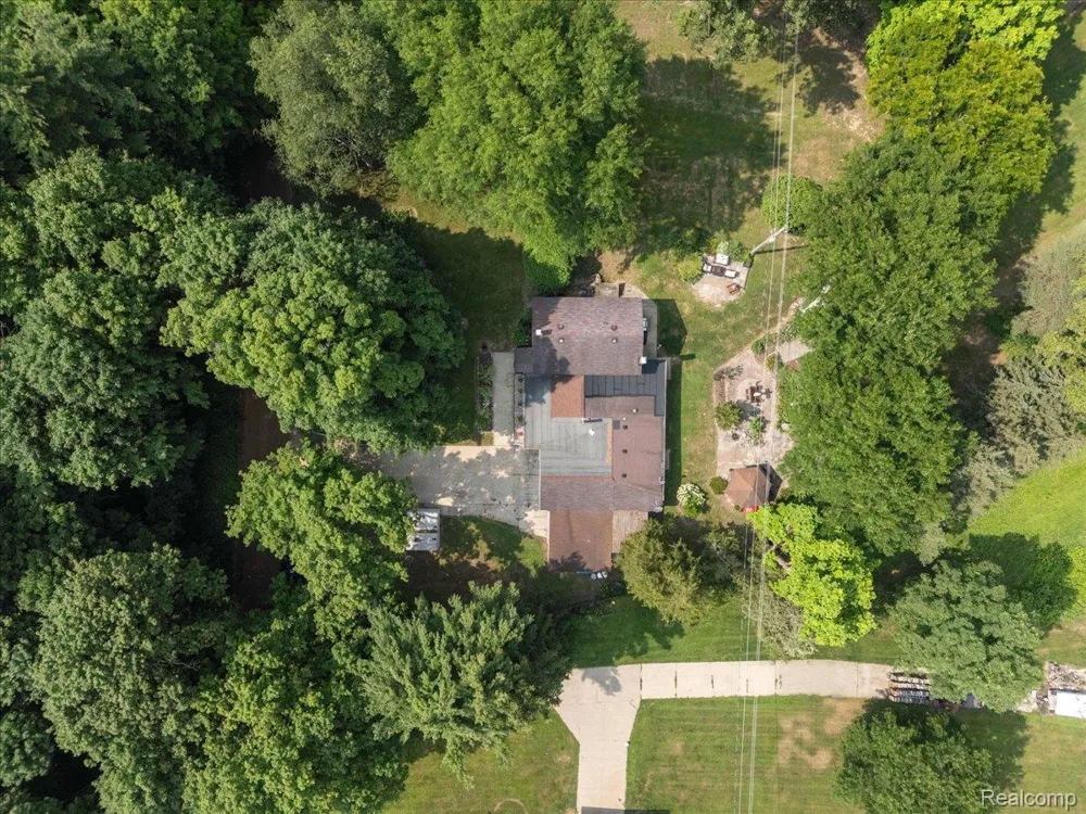 16036 Worden Road Groveland Township, MI 48442