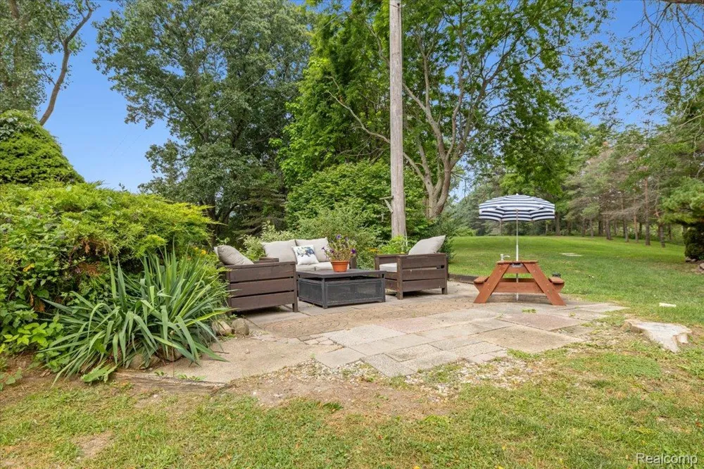 16036 Worden Road Groveland Township, MI 48442