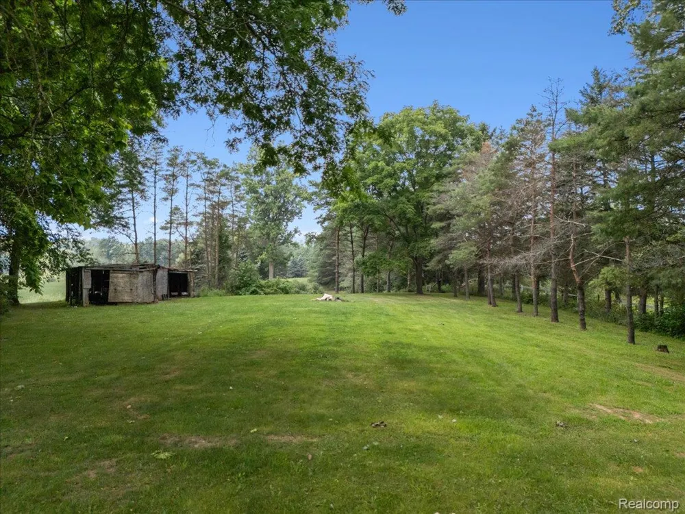 16036 Worden Road Groveland Township, MI 48442