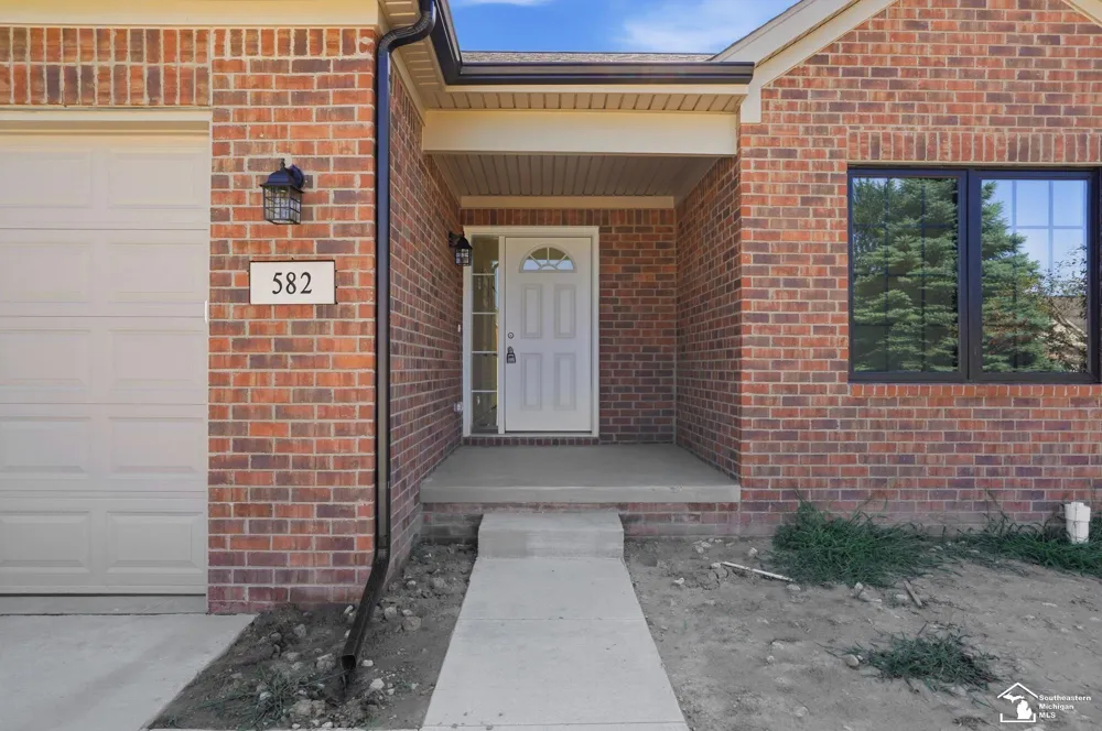 582 Rose Crest Boulevard Frenchtown Township, MI 48162