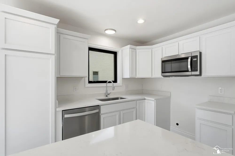 582 Rose Crest Boulevard Frenchtown Township, MI 48162