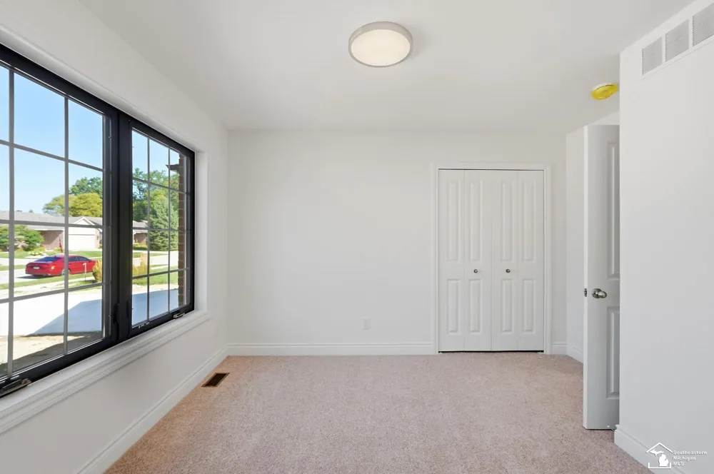 582 Rose Crest Boulevard Frenchtown Township, MI 48162