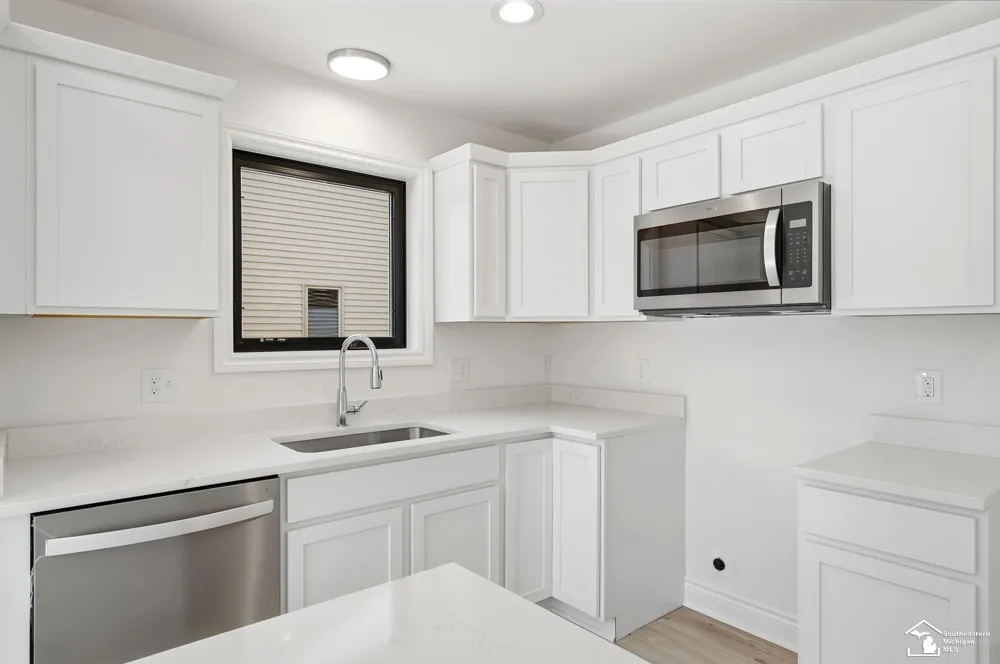 582 Rose Crest Boulevard Frenchtown Township, MI 48162