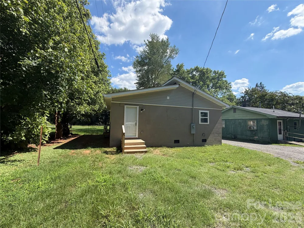 2621 E Greenbriar Road Statesville, NC 28625