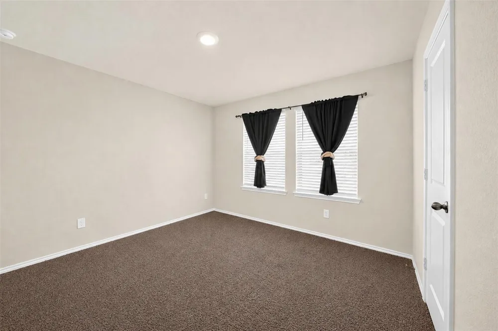 216 Rockbridge Drive Huntsville, TX 77340