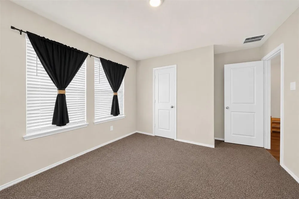 216 Rockbridge Drive Huntsville, TX 77340
