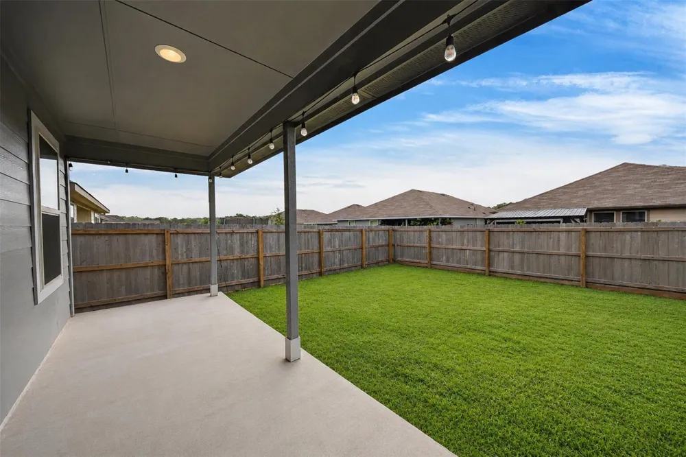 216 Rockbridge Drive Huntsville, TX 77340