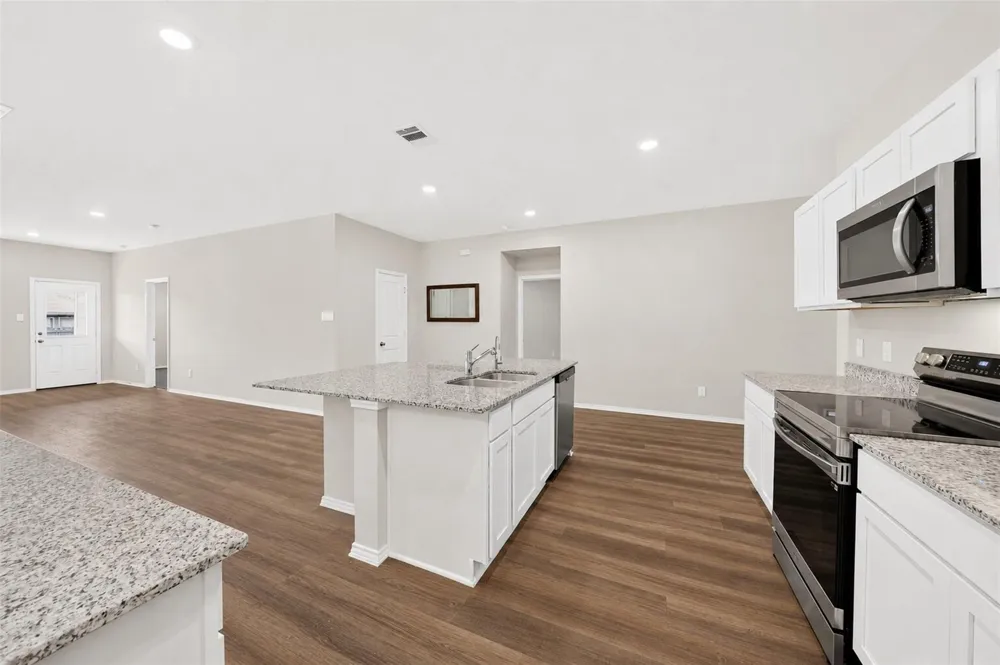 216 Rockbridge Drive Huntsville, TX 77340