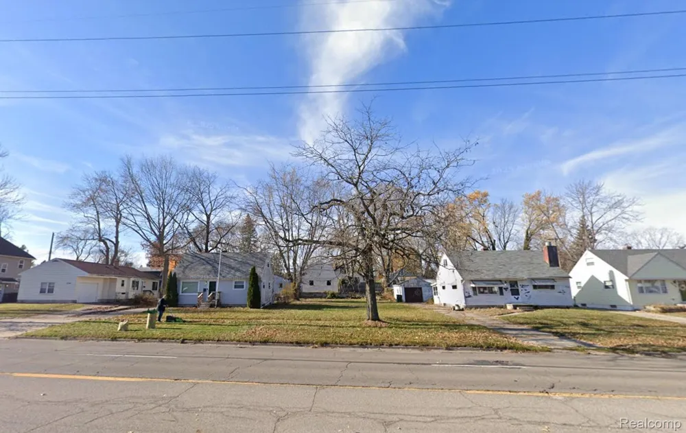 3720 S Pennsylvania Avenue Lansing City, MI 48912