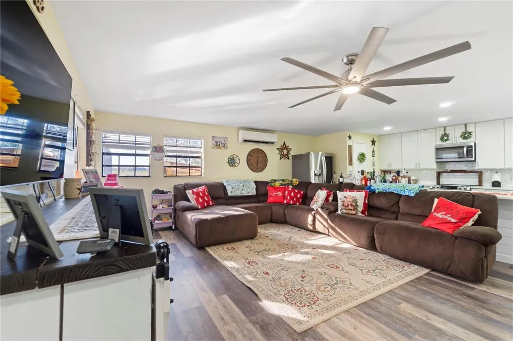 15525 VILLA CITY ROAD Groveland, FL 34736