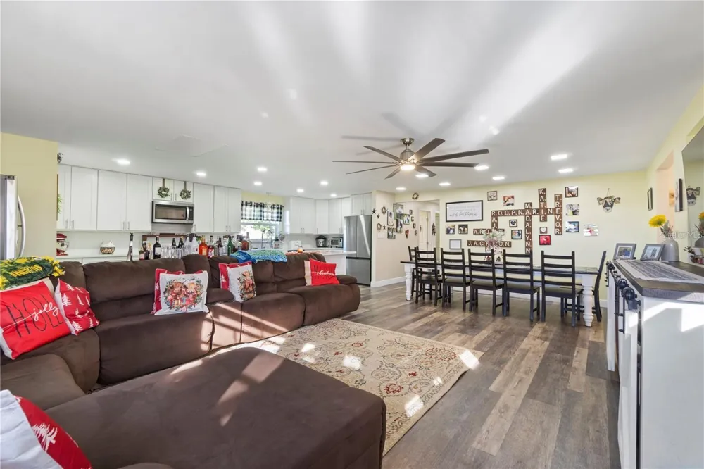15525 VILLA CITY ROAD Groveland, FL 34736