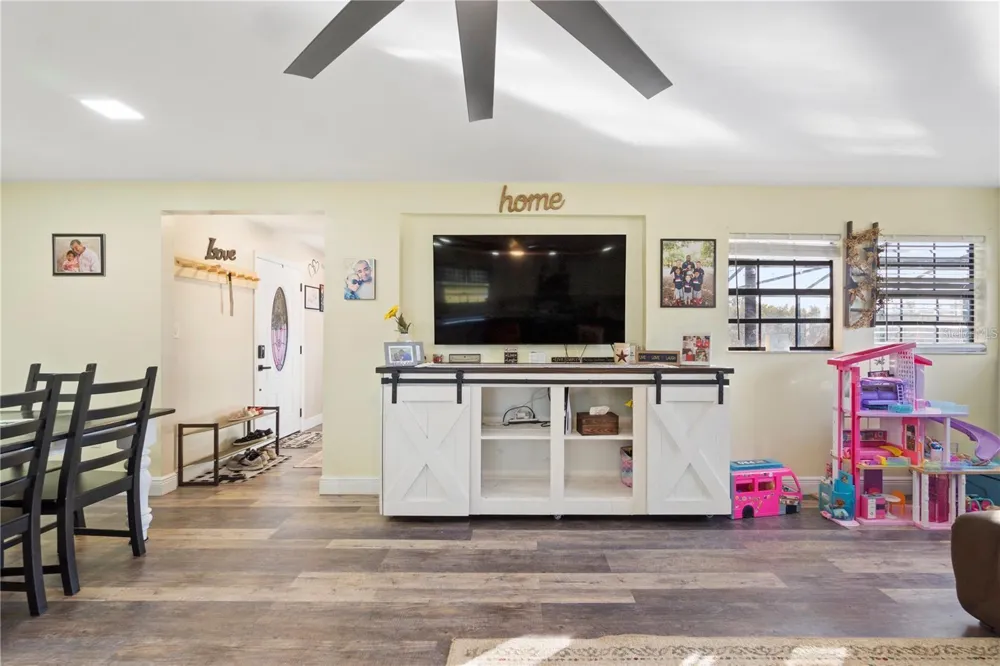 15525 VILLA CITY ROAD Groveland, FL 34736