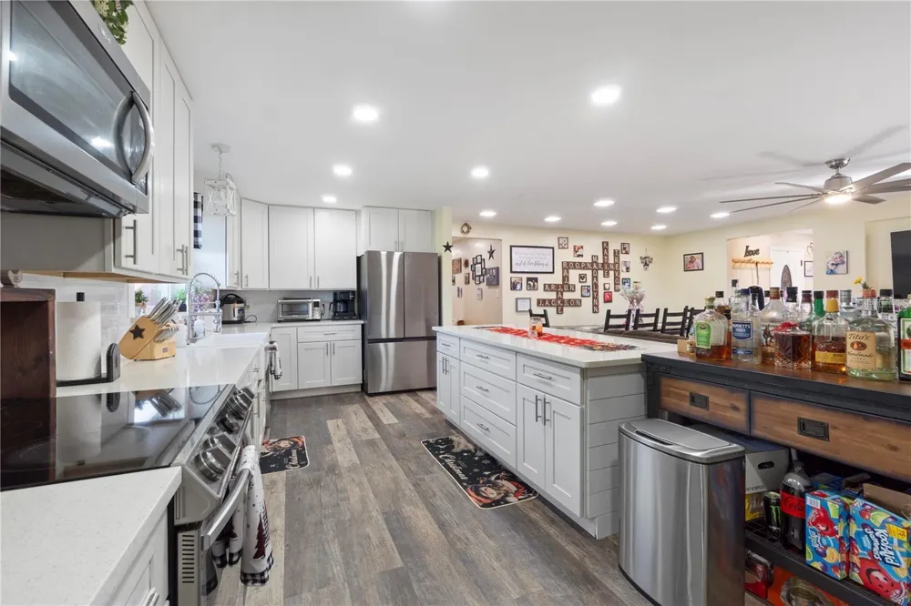 15525 VILLA CITY ROAD Groveland, FL 34736