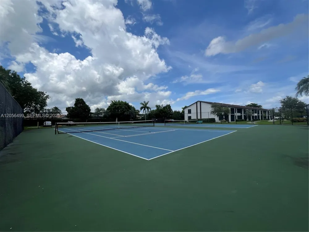 215 Lake Pointe Dr #104 Oakland Park, FL 33309