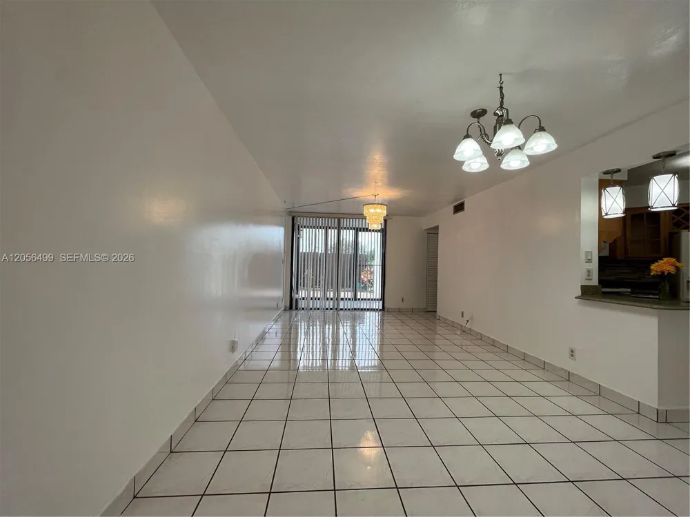 215 Lake Pointe Dr #104 Oakland Park, FL 33309