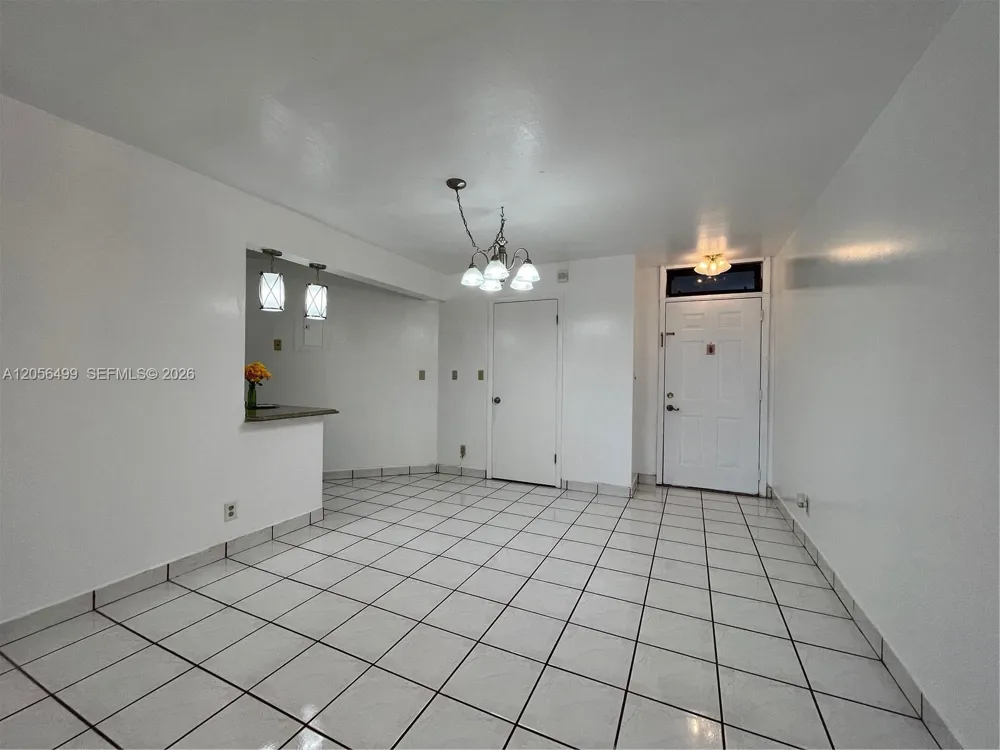 215 Lake Pointe Dr #104 Oakland Park, FL 33309