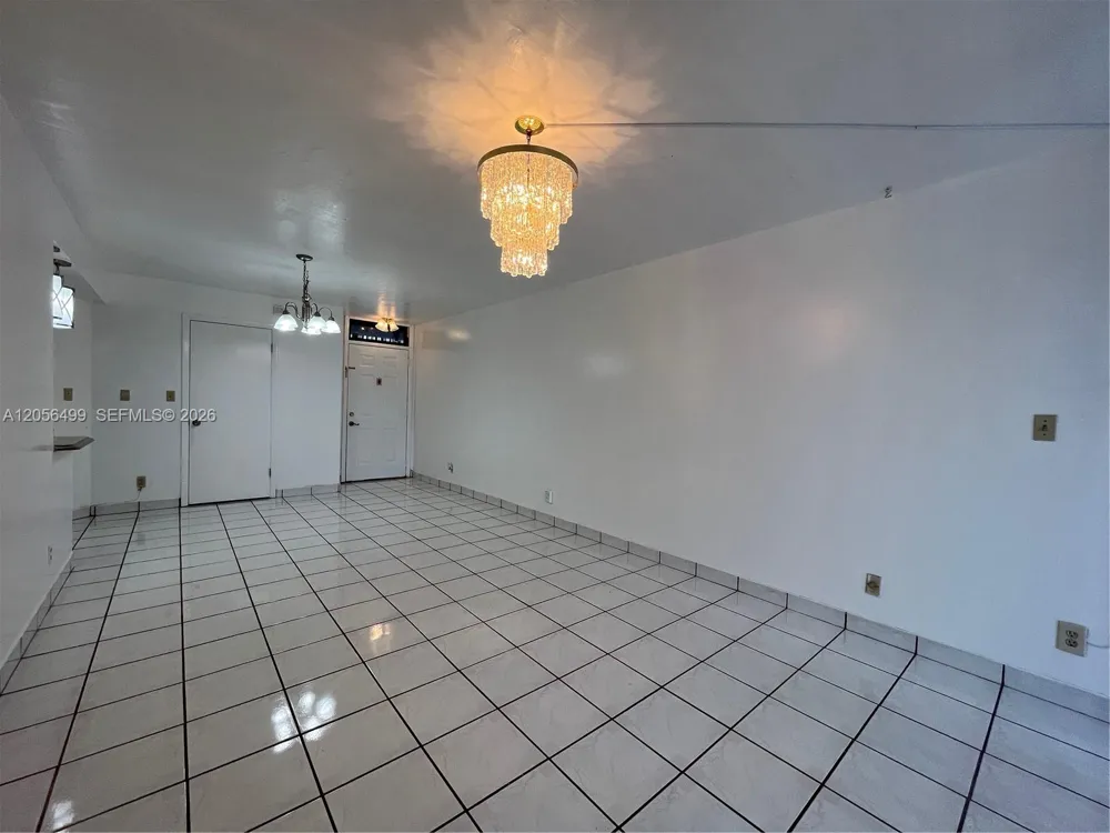 215 Lake Pointe Dr #104 Oakland Park, FL 33309
