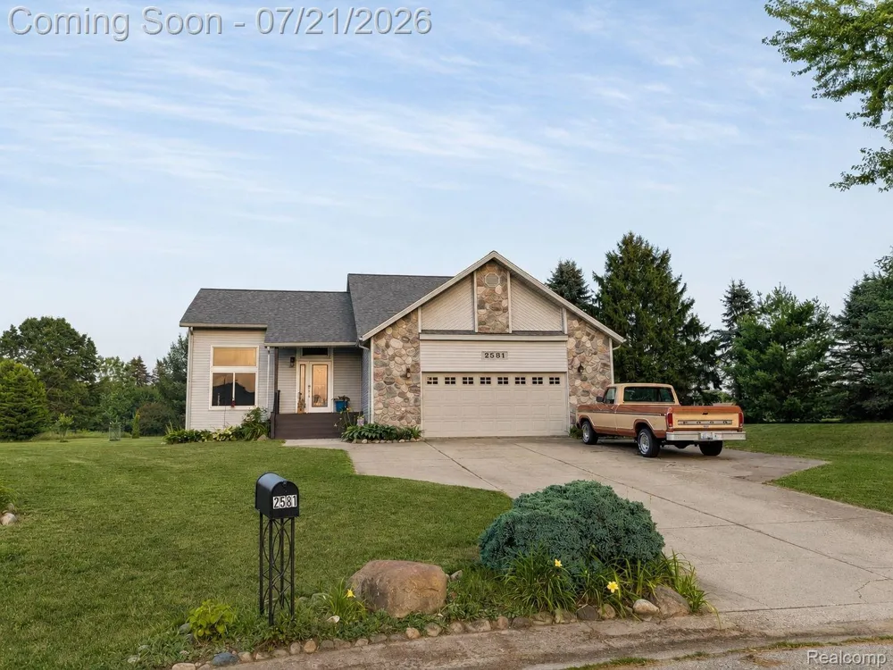 2581 Amy Court Oxford Charter Township, MI 48371
