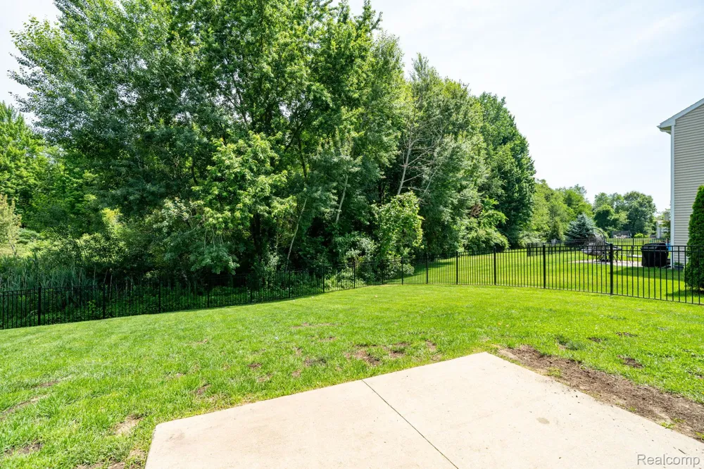 425 Knollwood Drive Brandon Charter Township, MI 48462