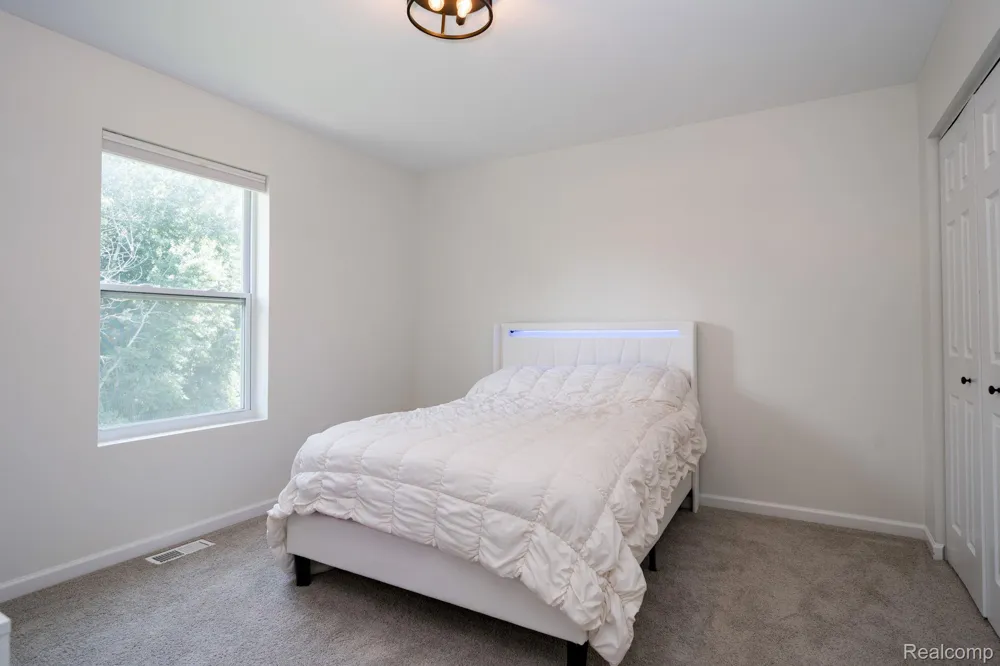 425 Knollwood Drive Brandon Charter Township, MI 48462